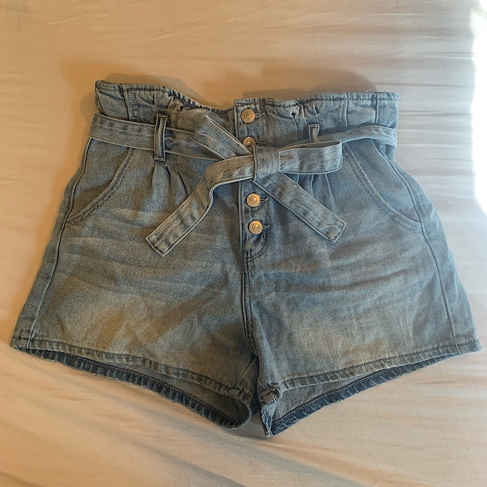 American Eagle Mom Paperbag Shorts